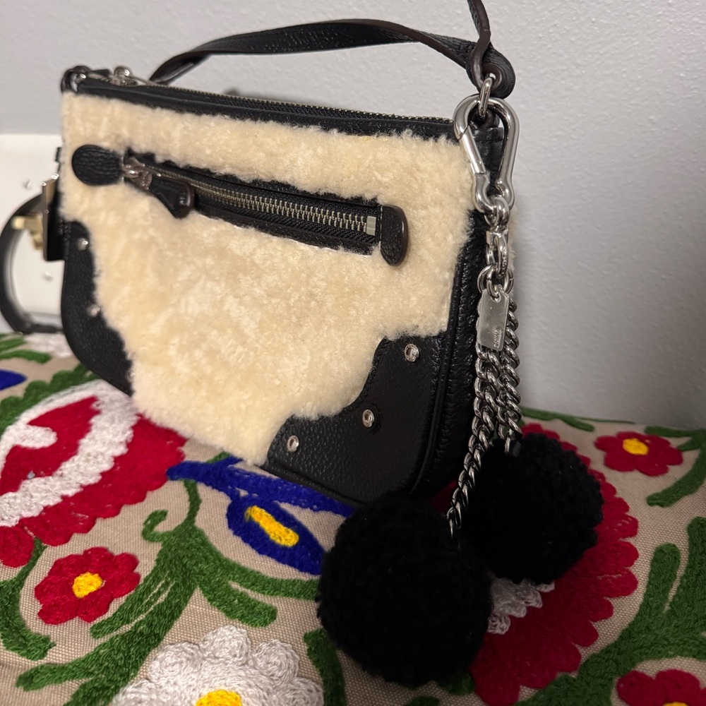 Coach Rhyder Pochette crossbody bag in Shearling w Studs - Picture 7 of 13